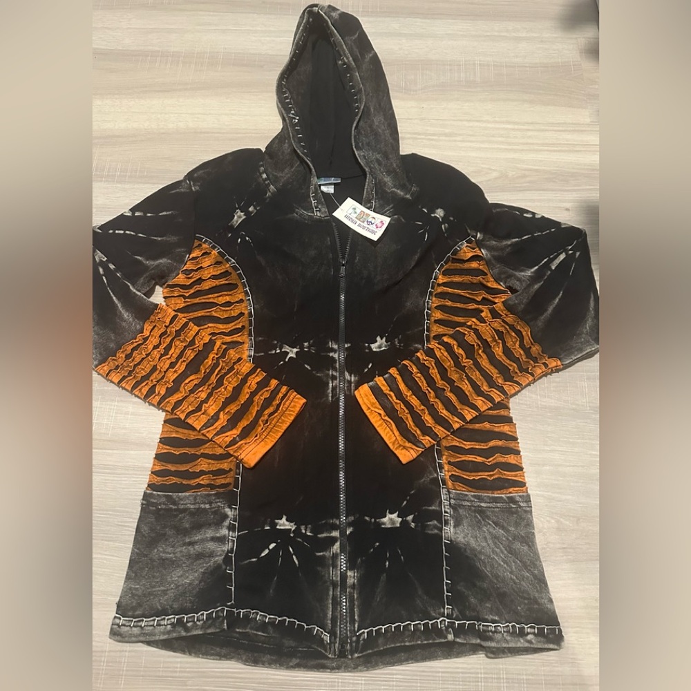 Size Large.   NWT.  Black and Orange Tie-Dye Zip-Up Hoodie. CL/GR09.     85